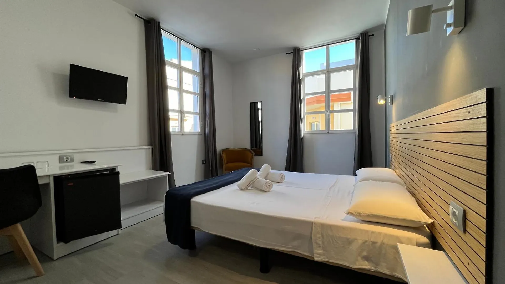 Hotel Pension Cassandra Buzanada 0*,  Spain
